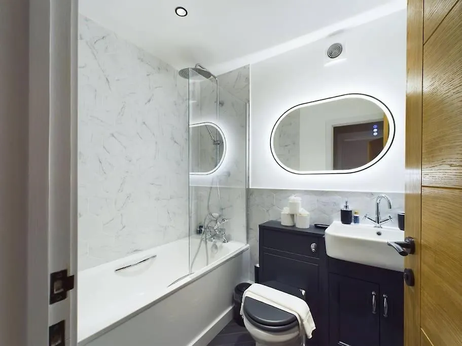 Sapphire Residence I Brighton Central I 2Beds 0*,