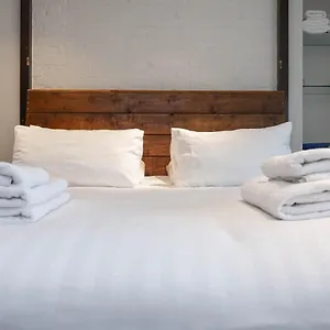  Inn Host & - Grafton Copper